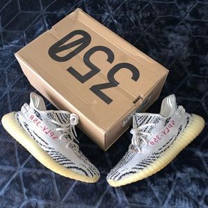 Yeezy 350 V2 “Zebra” Sz. 11 Mens